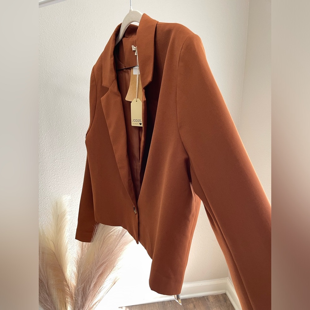 NWT - Jodifl Boss Girl Office Boxy Oversized Relaxed Fit Cropped Rust Blazer - Picture 5 of 8